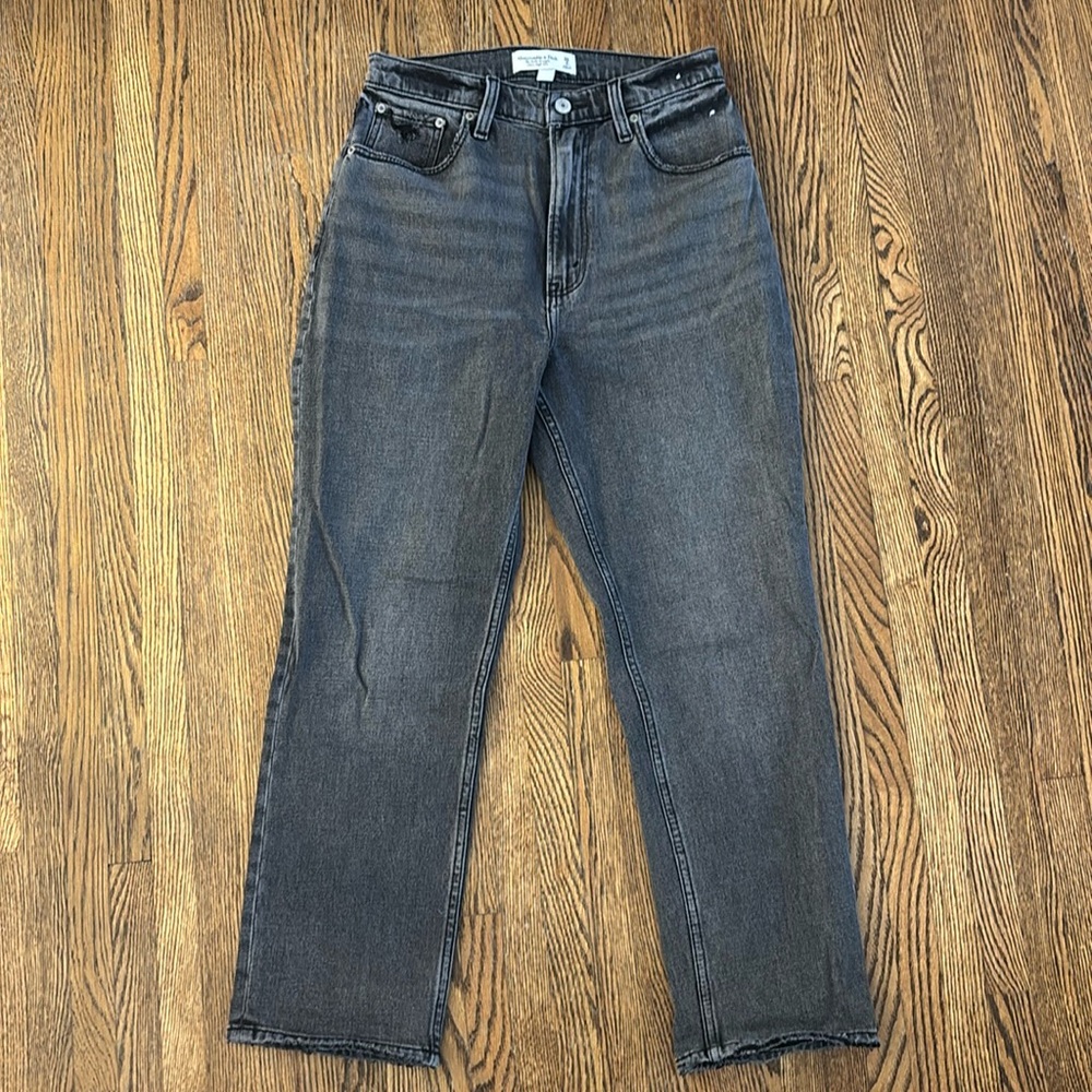 Abercrombie Curve Love Ultra High Rise Ankle Straight Jeans | Size 26R | Black
